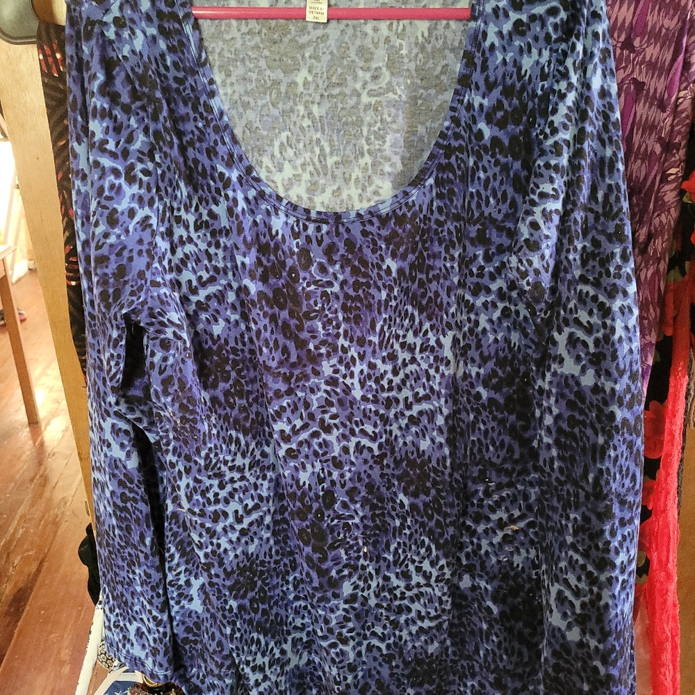 Tee - Picture 3 of 6